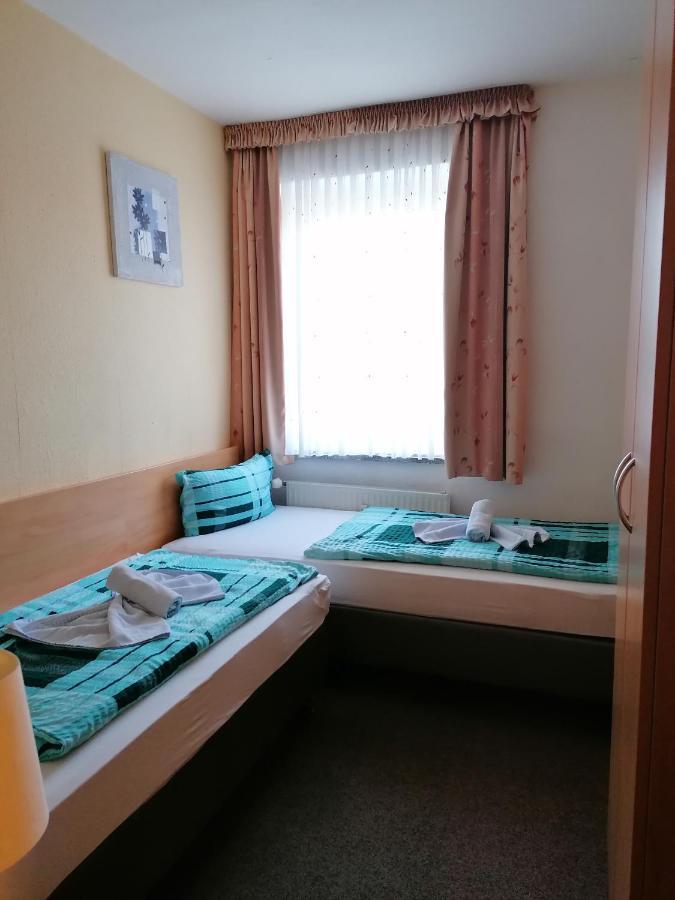 Hotel Garni Zum Goldenen Ring เควดลินบวร์ก ภายนอก รูปภาพ
