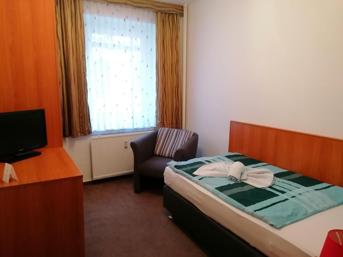 Hotel Garni Zum Goldenen Ring เควดลินบวร์ก ภายนอก รูปภาพ