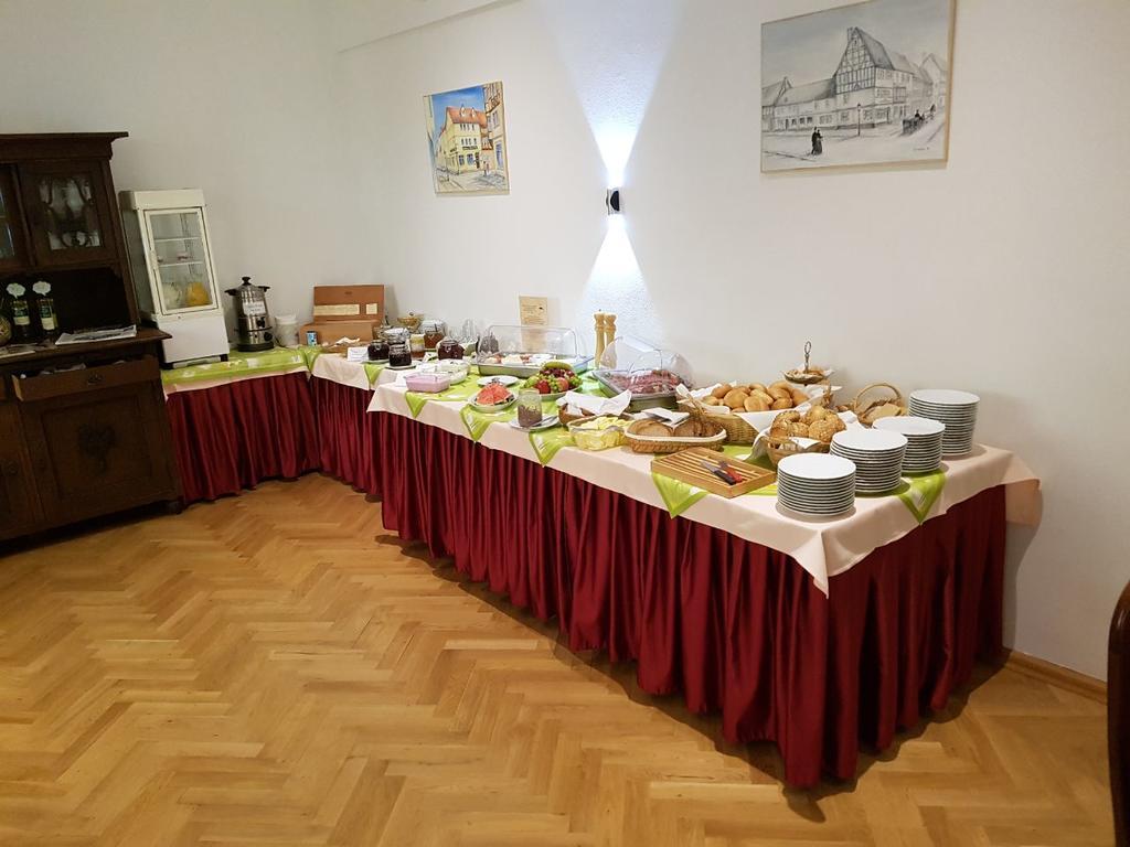 Hotel Garni Zum Goldenen Ring เควดลินบวร์ก ภายนอก รูปภาพ